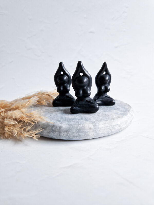 yoga meisje obsidiaan