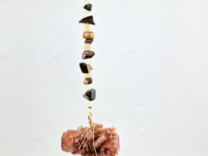 Handmade wandhanger met aragoniet, tijgeroog en limoniet kwarts