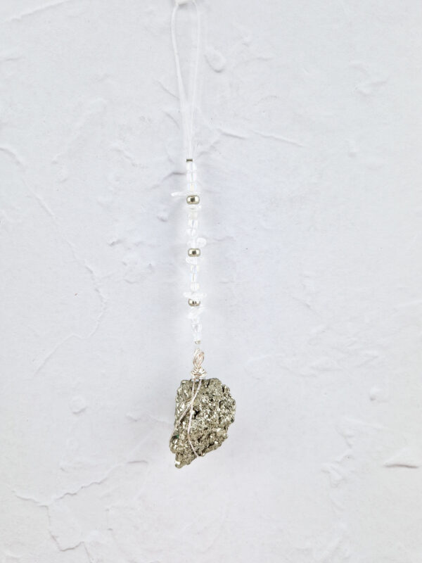 Handmade wandhanger met pyriet en bergkristal #2 - Afbeelding 3
