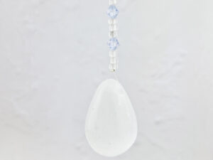 Handmade wandhanger met seleniet