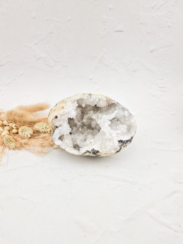 Halve kwarts geode