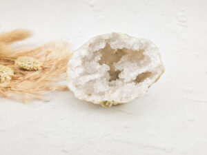 Halve kwarts geode