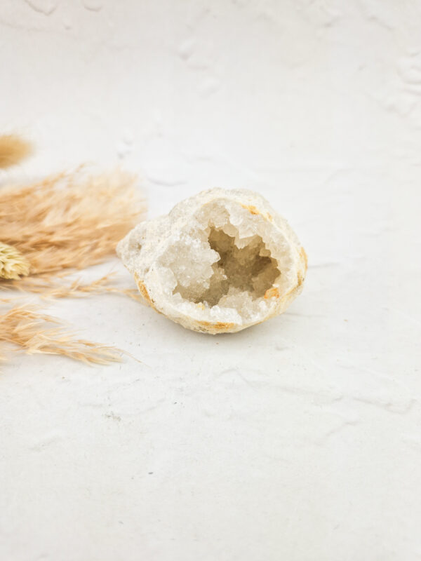 halve kwarts geode