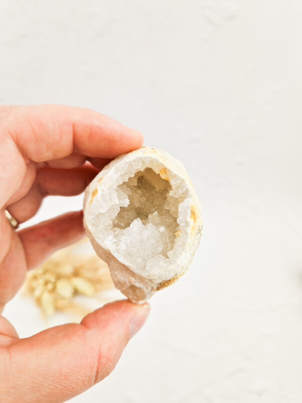 halve kwarts geode