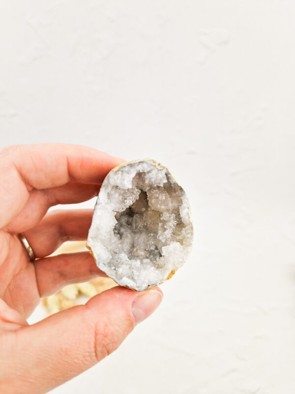 halve kwarts geode