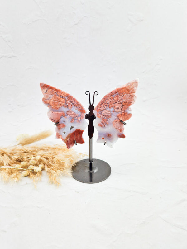 Roze agaat vlinder op standaard (candy cane agaat)