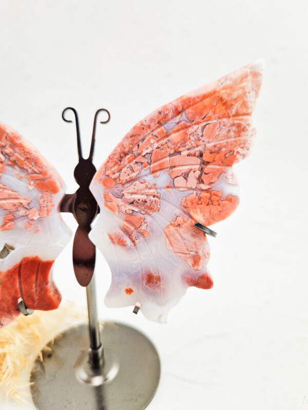 Roze agaat vlinder op standaard (candy cane agaat