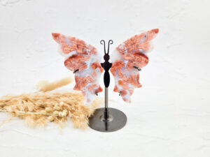 Roze agaat vlinder op standaard (candy cane agaat)