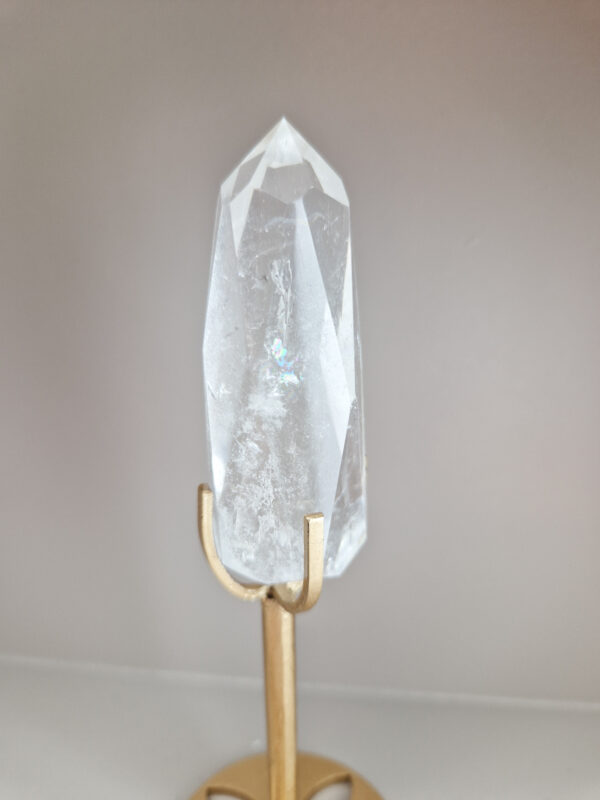 Bergkristal diamant op standaard