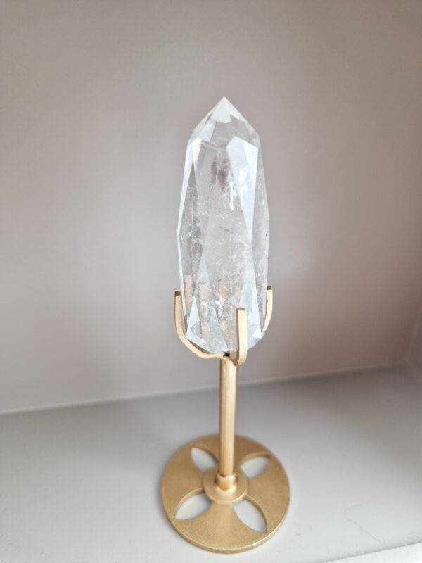 Bergkristal diamant op standaard