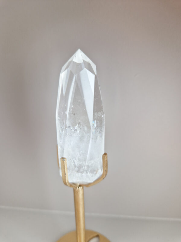 Bergkristal diamant op standaard