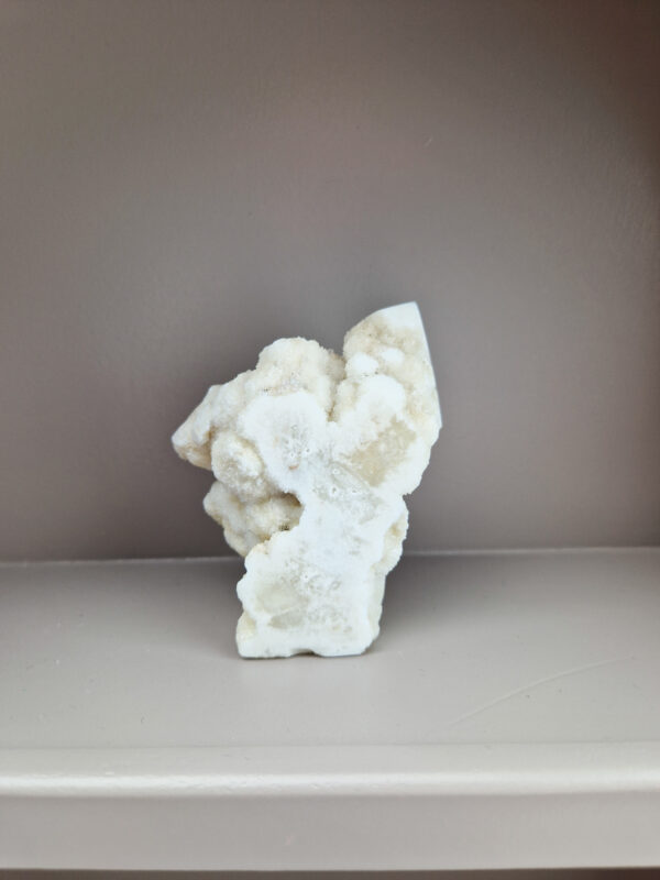 Witte calciet toren