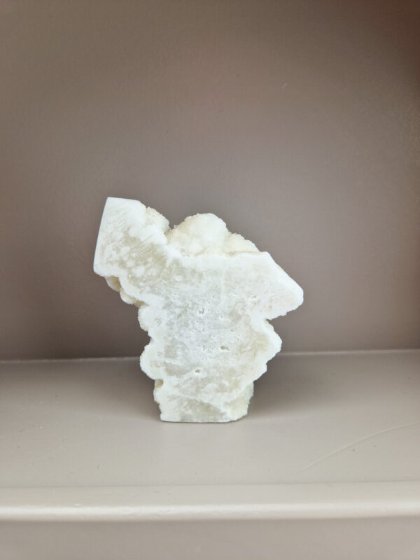Witte calciet toren