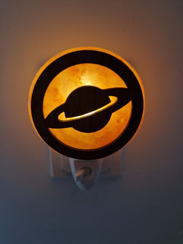 Nachtlamp zoutsteen - planeet 3D