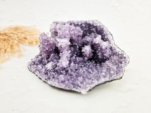 Amethist cluster met stalactieten