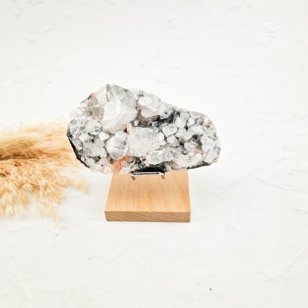 Chalcedoon met apofylliet en stilbiet cluster