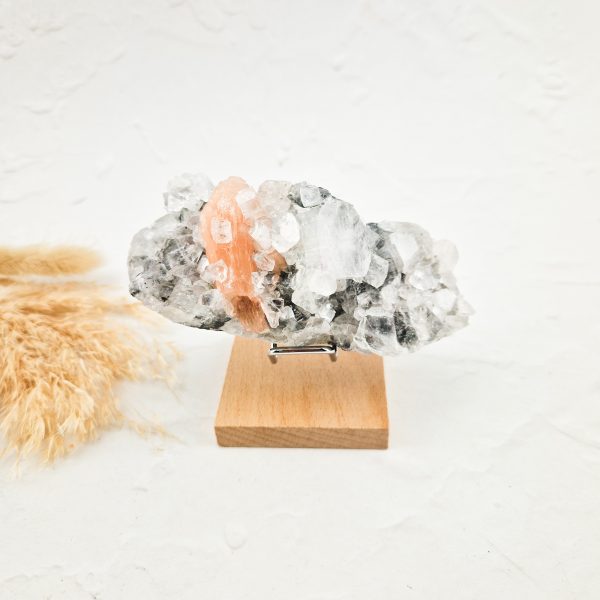 Chalcedoon met apofylliet en stilbiet cluster