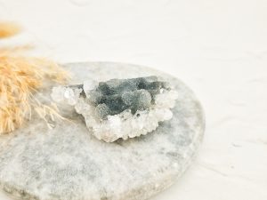 Chalcedoon met apofylliet cluster