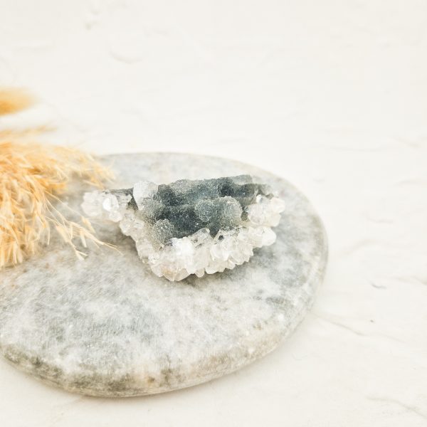 Chalcedoon met apofylliet cluster