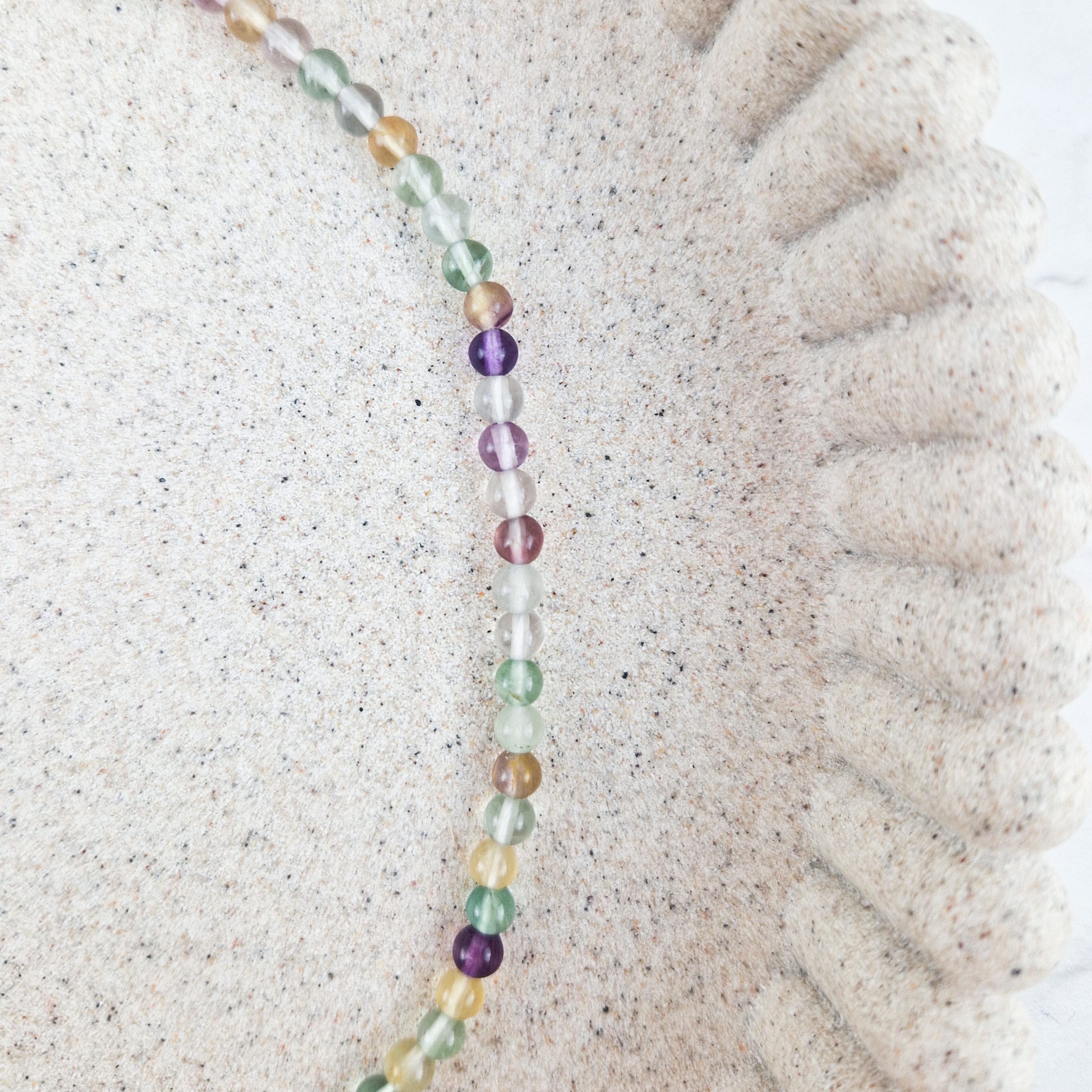 Fluoriet ketting 4 mm kralen
