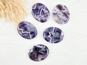 Amethist-kwarts worry-stone / duimsteen
