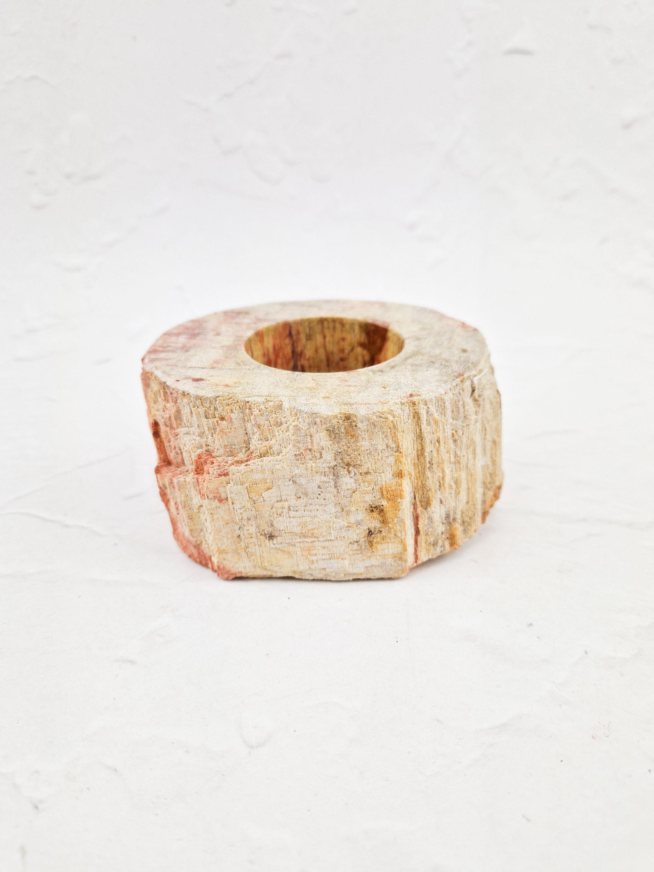 Versteend hout waxinelichthouder