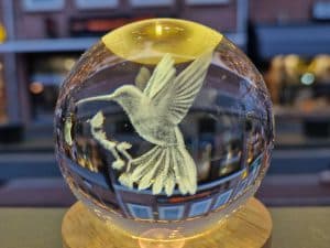 Glazen bol met lampje: kolibrie