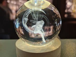 Glazen bol met lampje: maanmeisje / elfje