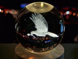 Glazen bol met lampje: duif