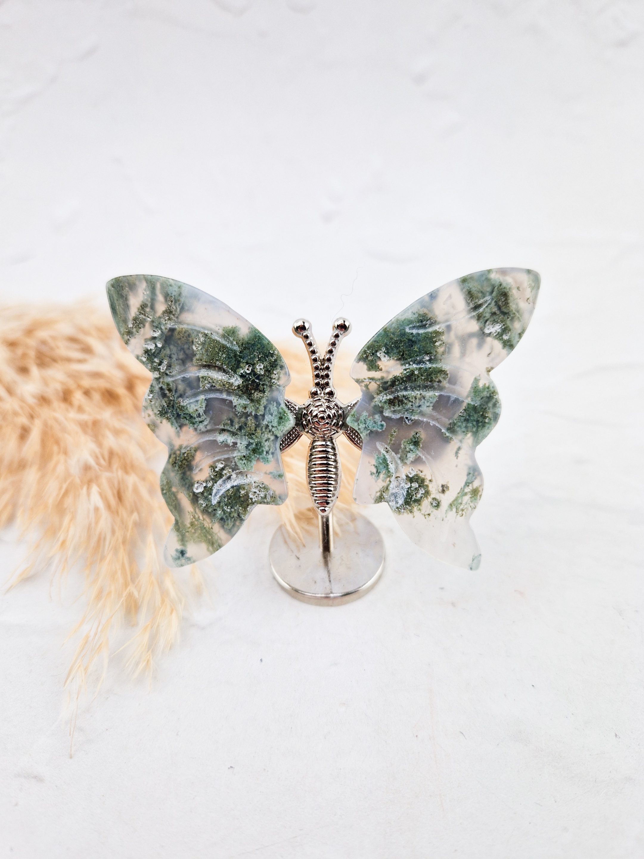 Vlindertje op standaard (mosagaat)