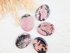 Rhodoniet worry-stone / duimsteen