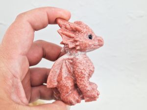 Roze jaspis baby draak #2