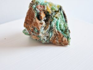 Ruwe smitsoniet uit Indonesië